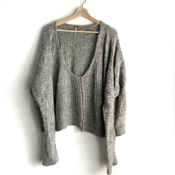 Free People Moonbeam long sleeve v-neck slouchy ribbed knit pullover sweater Lg - Picture 2 of 7